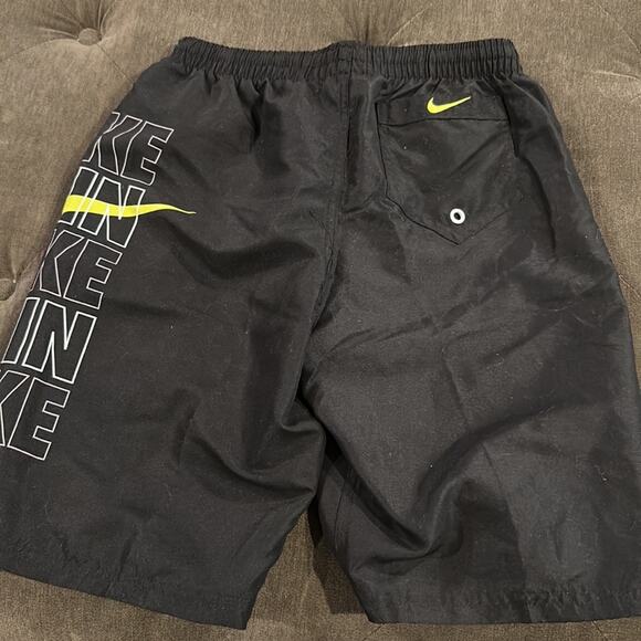 Nike boys swim trunks size large - Picture 2 of 5